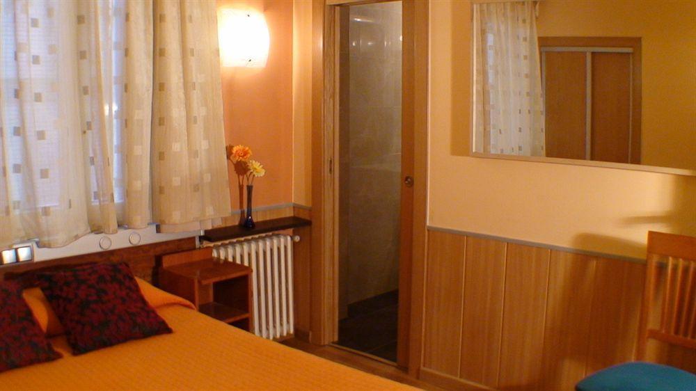 Hostal El Carmen Zaragoza Exterior photo