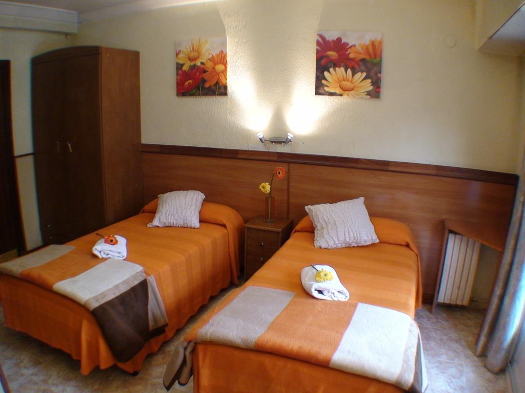Hostal El Carmen Zaragoza Exterior photo