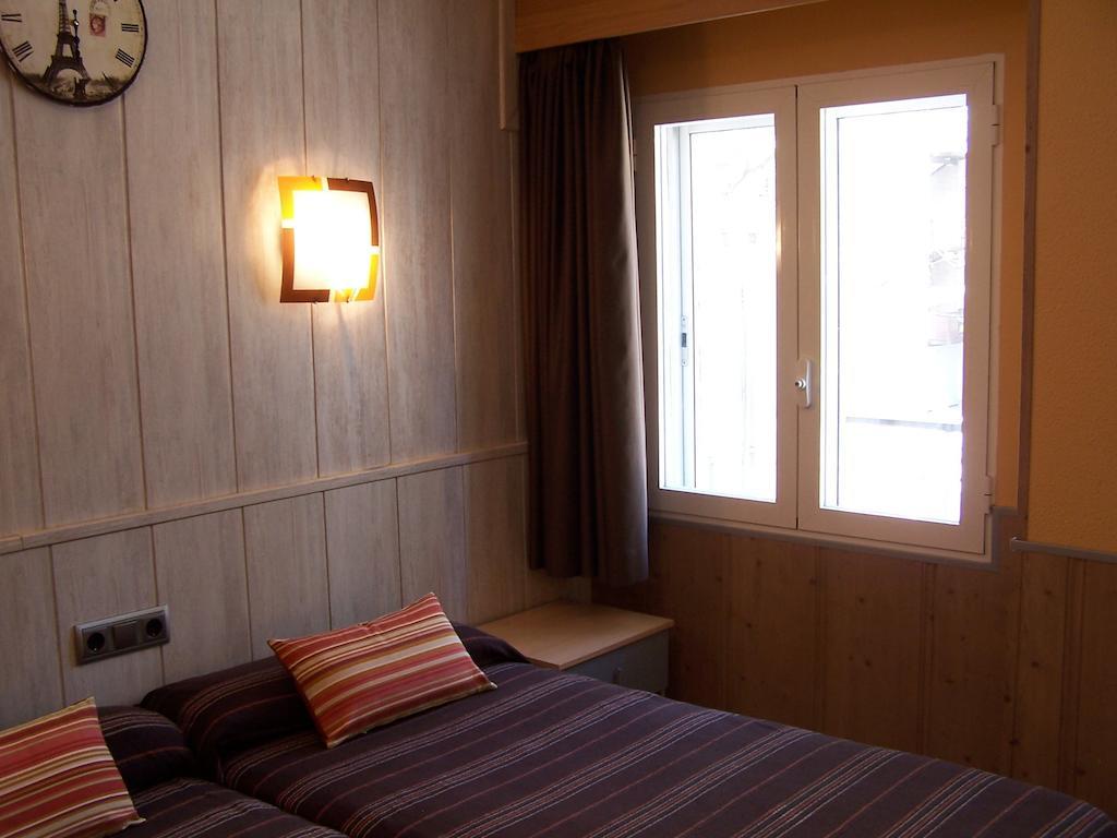 Hostal El Carmen Zaragoza Exterior photo